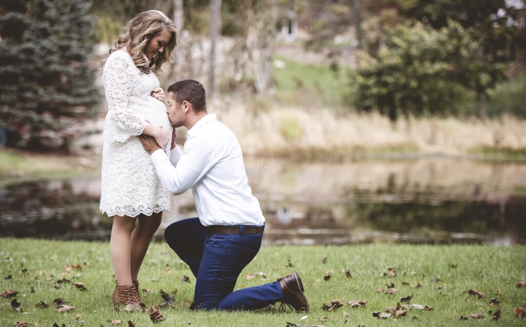 Couple maternity photoshoot ideas